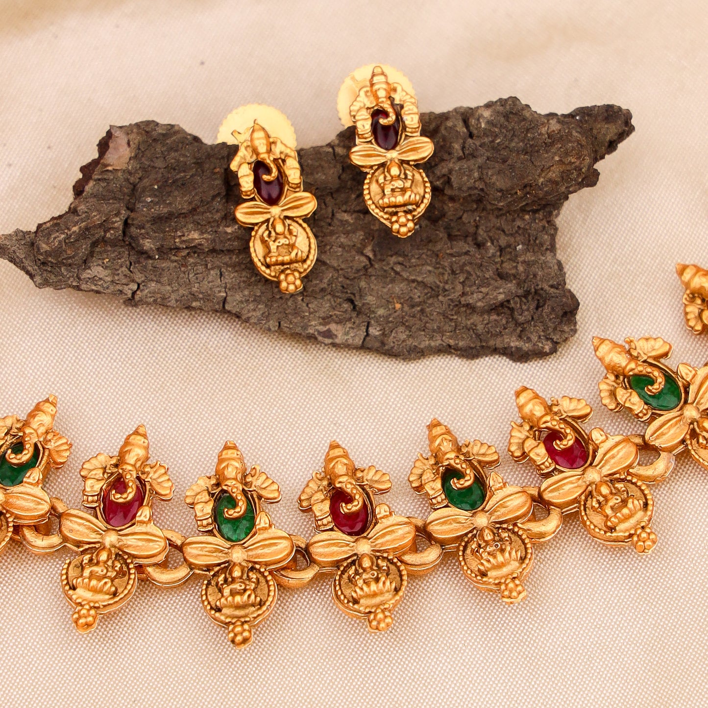 Traditional Gold-Plated Temple Jewelry Necklace Set with Earrings