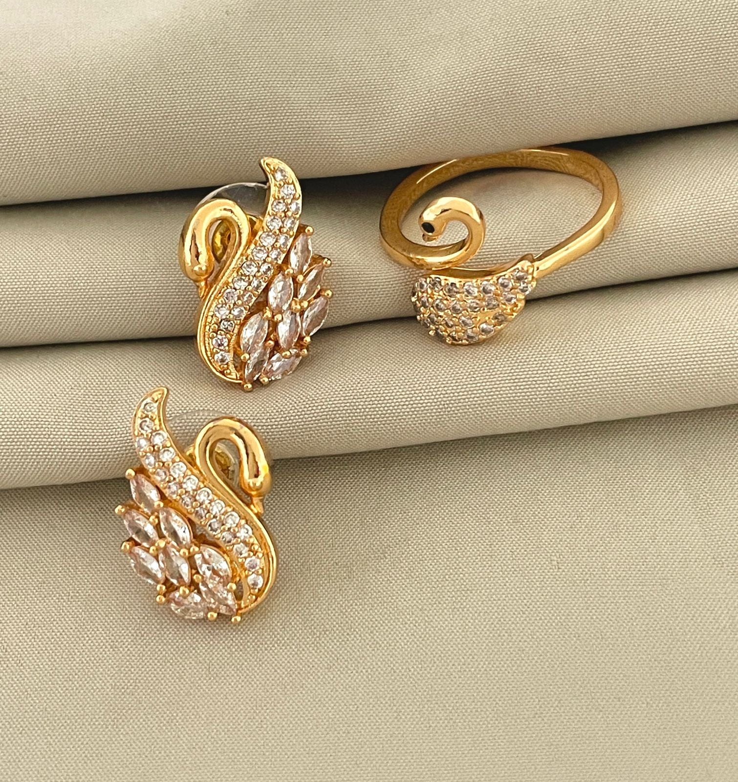 High Quality Gold Plated Floral And Leaf Design CZ Stones Finger Ring