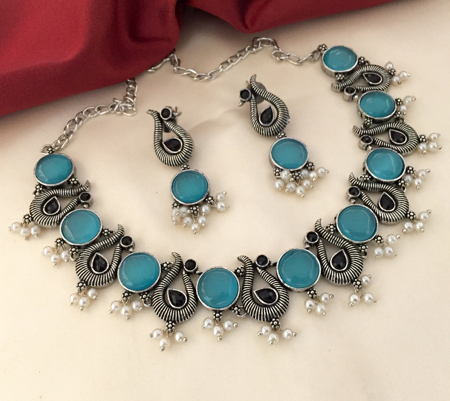 Blue monalisa stone necklace with earrings