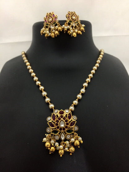 Sparsh Jadau pendant with removable moti mala and earings