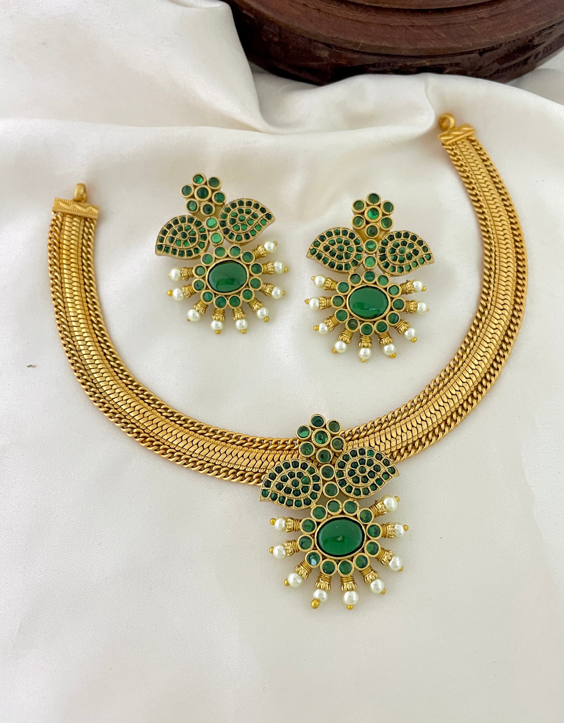 Sparsh Matt AD Stones Necklace set with Unique pair of Earrings Emerald